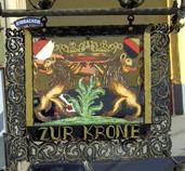 Schild am Gasthaus Krone
